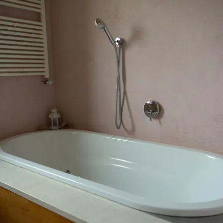 Villa Guesthost - Casa Delle Querce With Pool Gropparello